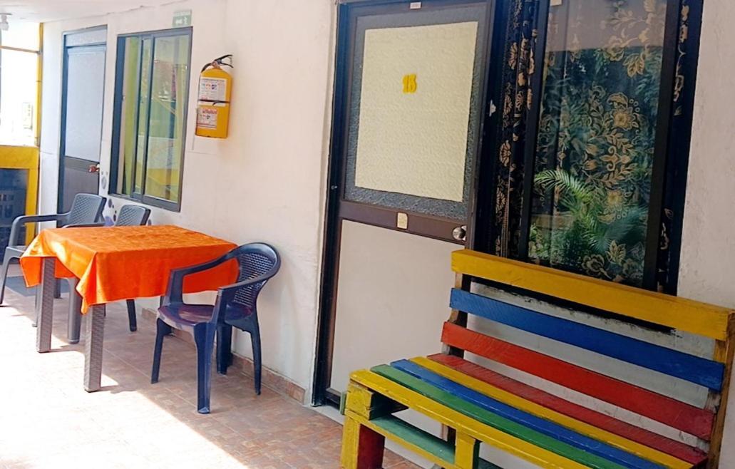 Casa Amarilla Hostel - Cali Kültér fotó